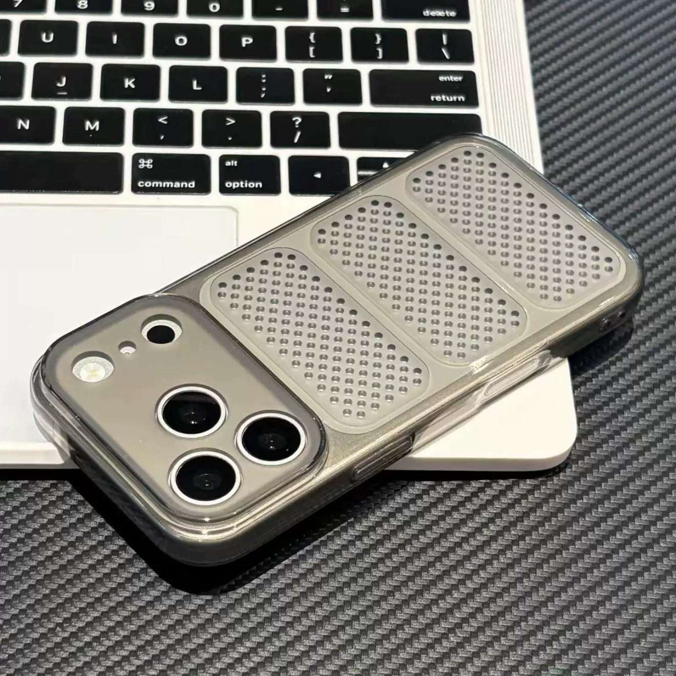 Honeycomb seconds become larger windows for iPhone 17promax seconds become 18pro same color mobile phone case iPhone16 ultra-thin soft case anti-drop 15pro ice through heat dissipation case Phone accessories