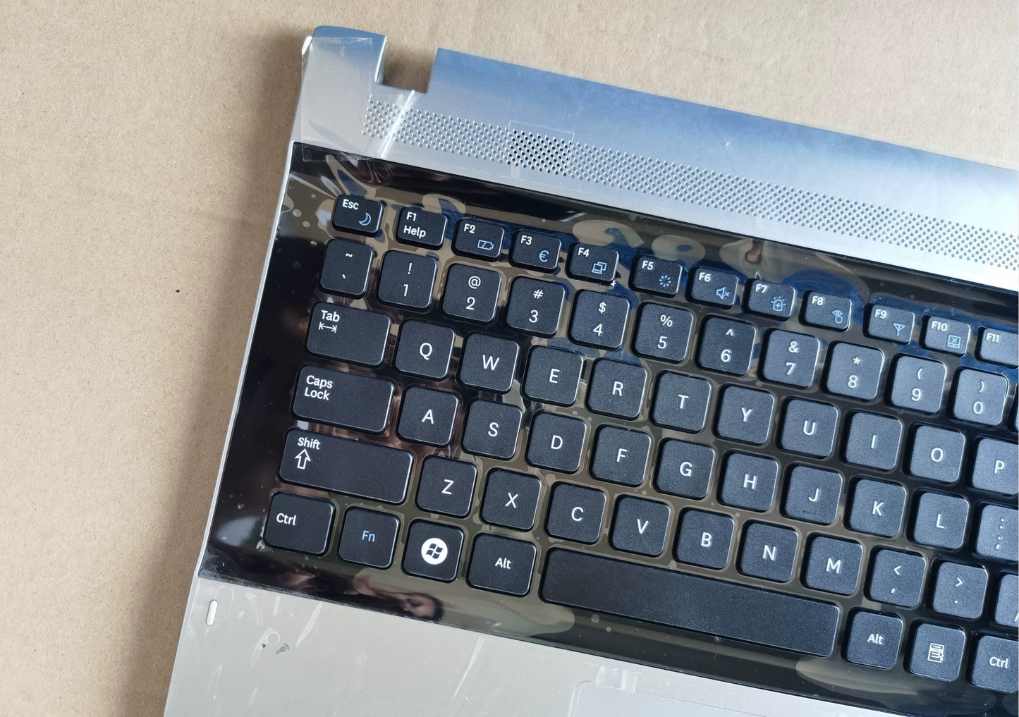 (Shipping fee not include)全新 Samsung 笔记本 RV509 RV511 RV515 RV520 原装 键盘 C壳 外壳