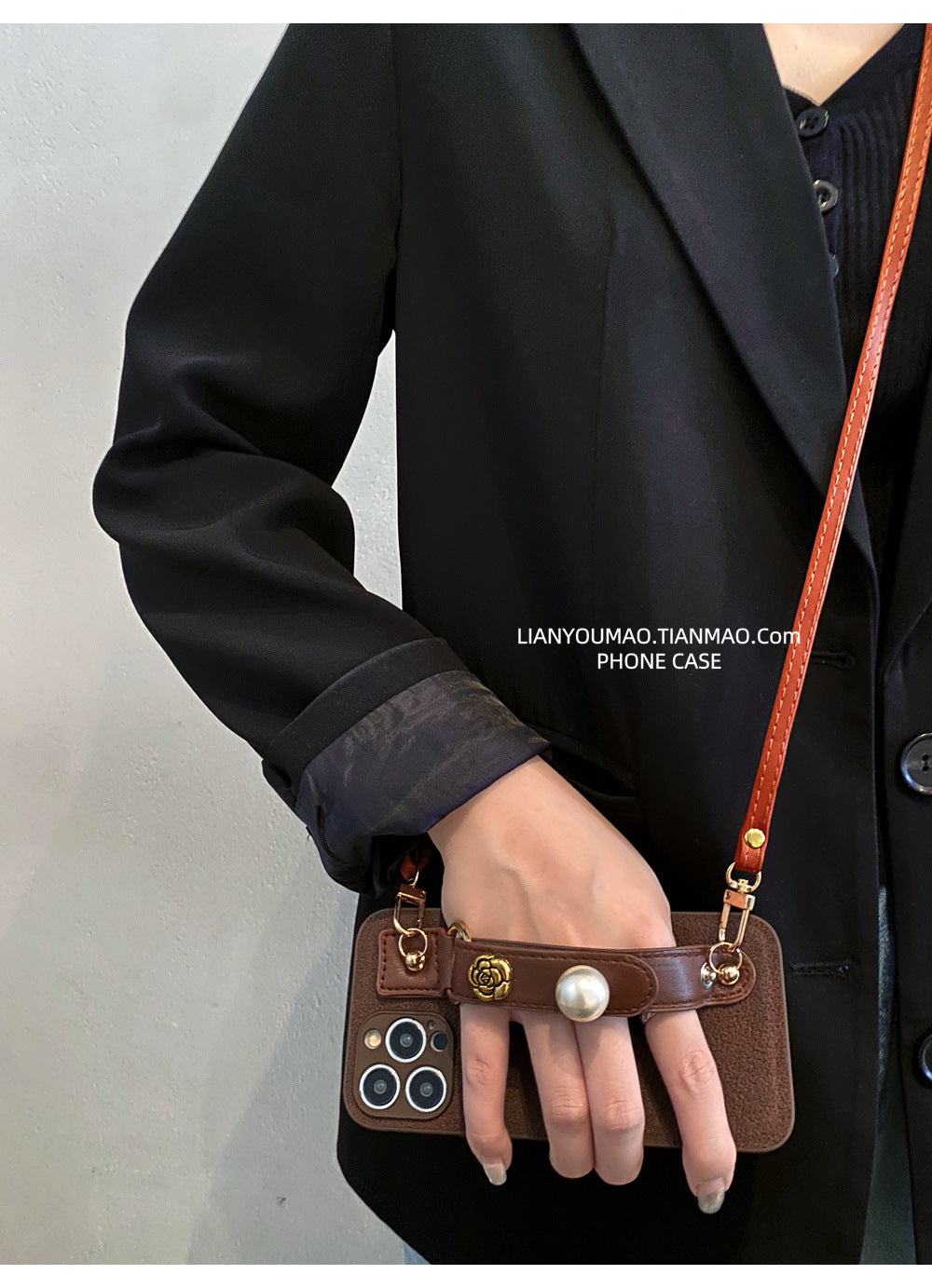 Accessories Dark Brown Pearl Camellia Wrist Strap for iPhone15Pro Phone Case Apple Strap Crossbody Lanyard