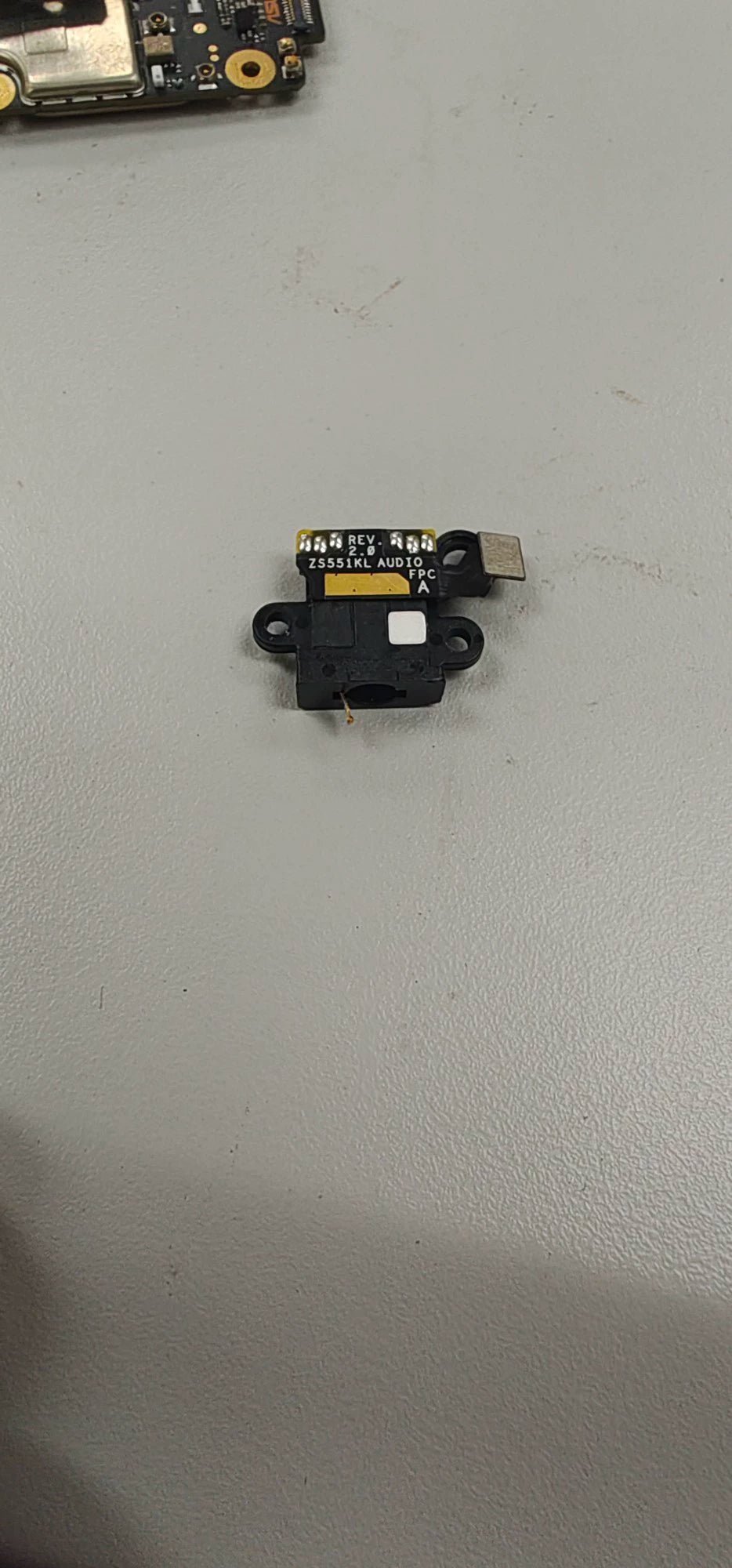 ASUS ZenFone 4 Pro ZS551KL headphone port, audio board