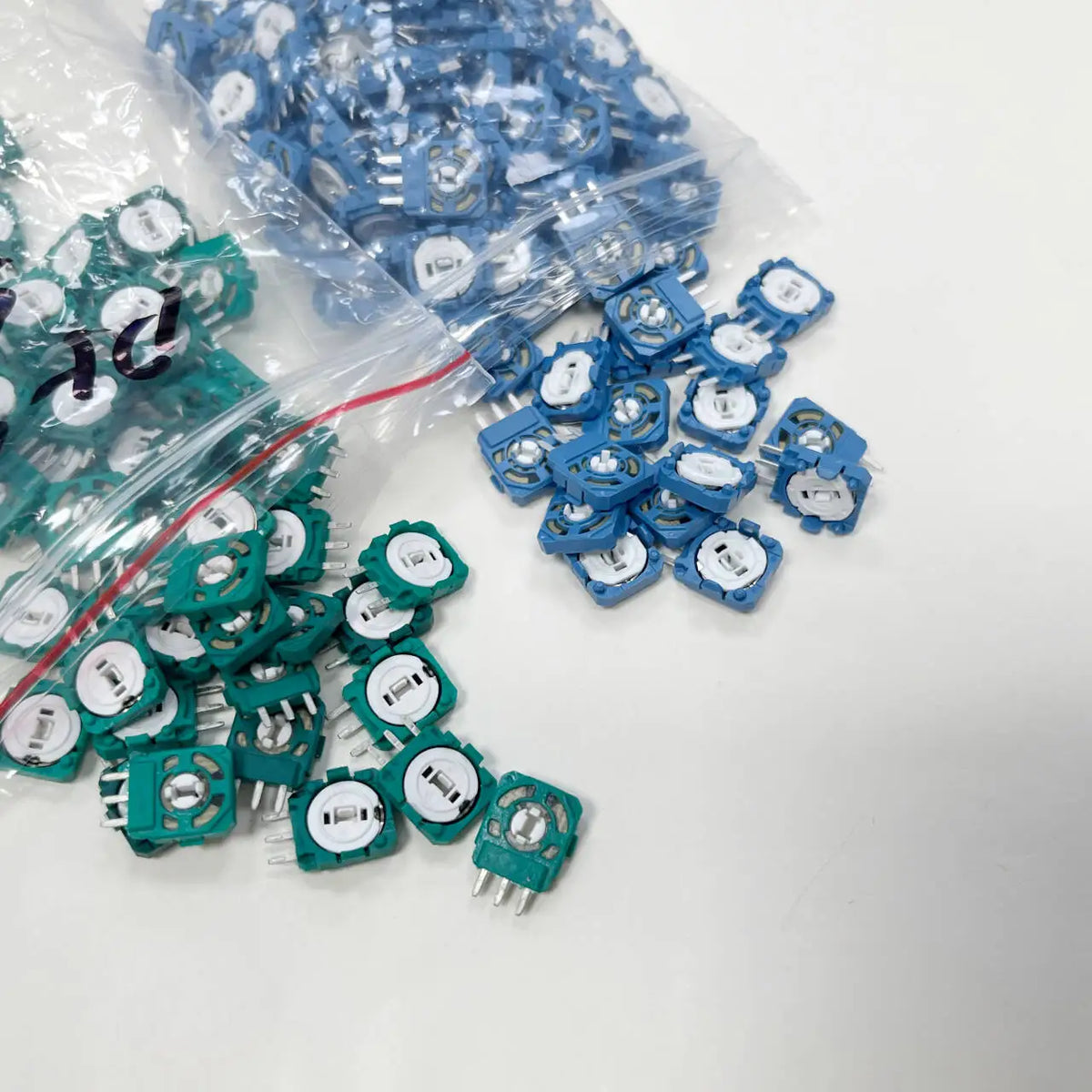 100pcs 3D Analog Joystick 2.3K Ohm Potentiometer for PS5 Controller for Playsation 5 3D Thumbstick Axis Resistors Potentiometer Game console repair parts