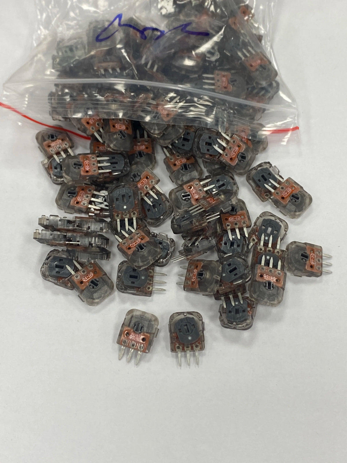 50/100PCS TMR Joystick Potentiometer for Ps4 Ps5 Xbox Series Controller Replacement Repair Parts 3D Analog Stick Drift Fix Kit Game console repair parts
