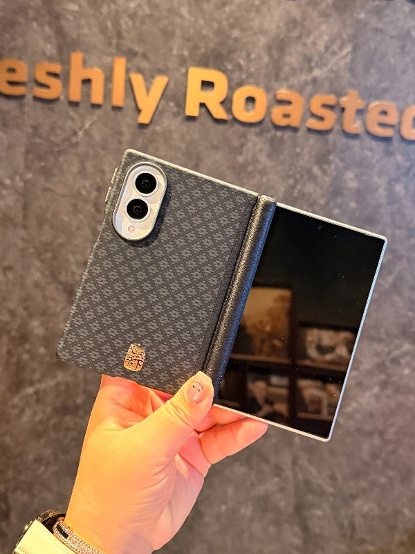 Magnetic suction [Kevlar pattern] suitable for Samsung ZFold8 Ultra folding mobile phone case galaxy zfold8ultra heart world carbon fiber pattern double central axis all-inclusive anti-drop protective case Phone accessories