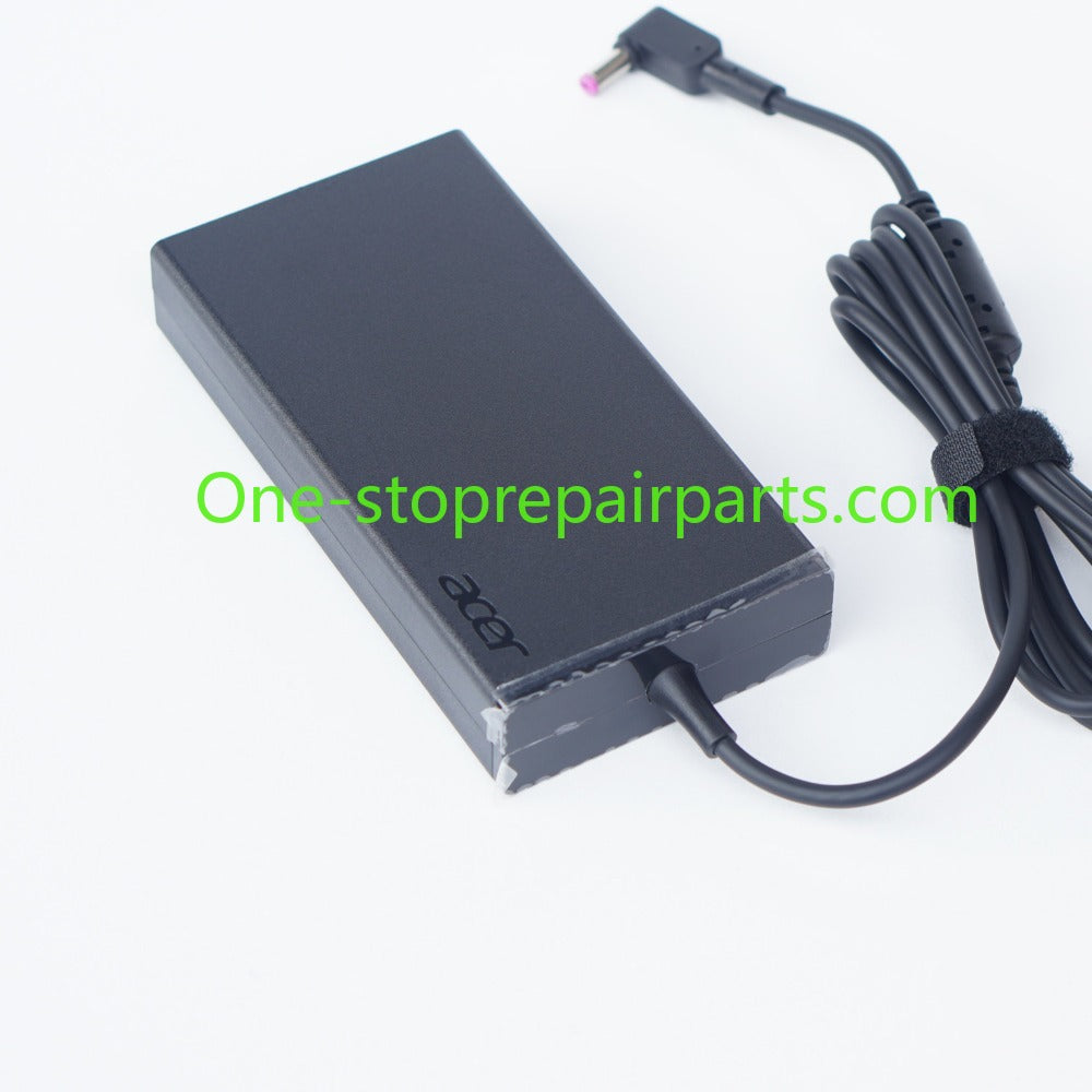 AC Power Adapter Charger for ACER 135W 135W 19V 7.1A 6.92A 5.5*1.7mm 5.5*2.5mm N17C1 PA-1131-16