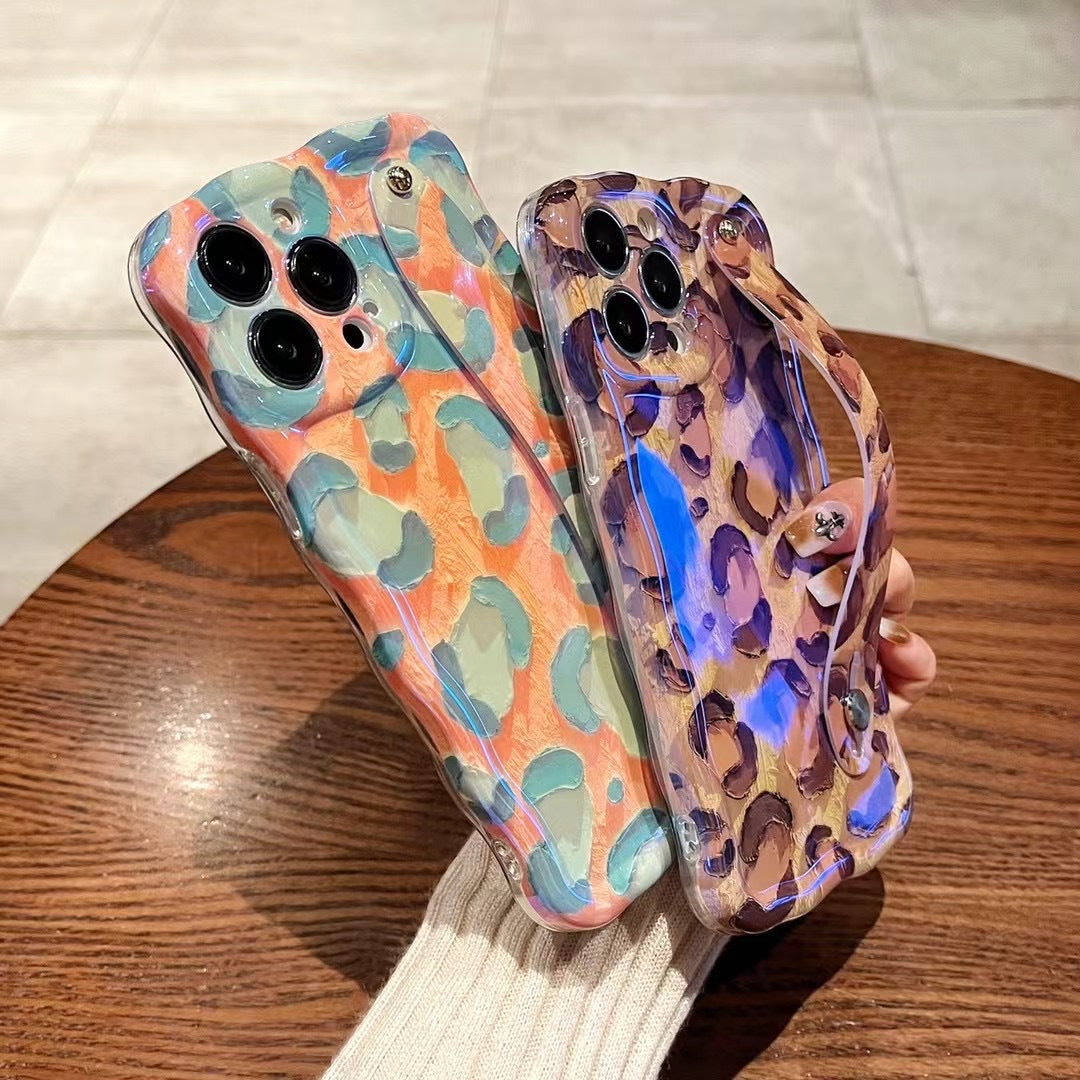 Accessories iPhone15Pro/Apple 14Promax anti-drop blue light wavy edge oil painting leopard print wristband new female phone case