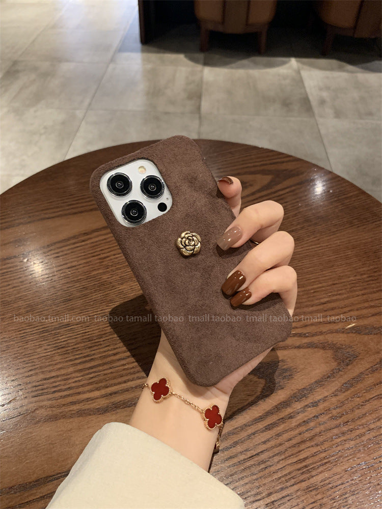 Accessories dark brown retro plush camellia for apple 15promax phone case 15 new iphone14pro