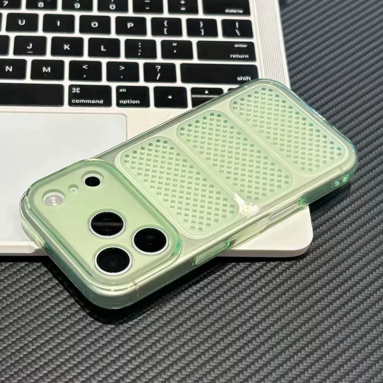 Honeycomb seconds become larger windows for iPhone 17promax seconds become 18pro same color mobile phone case iPhone16 ultra-thin soft case anti-drop 15pro ice through heat dissipation case Phone accessories