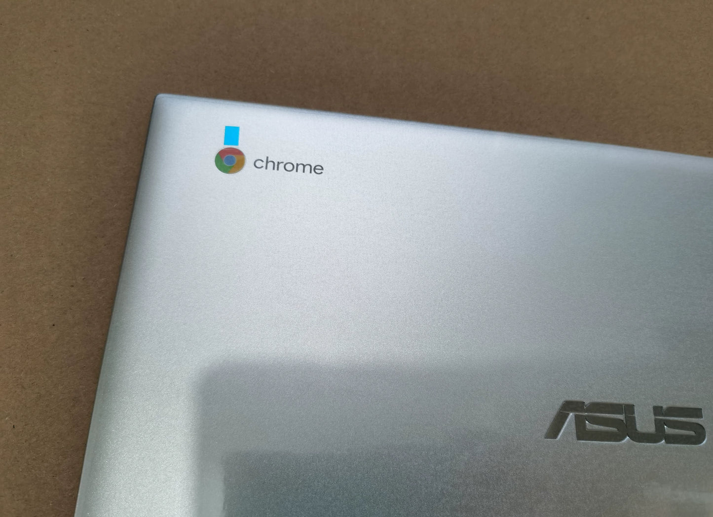 (Shipping fee not include)全新 ASUS 华硕 笔记本 Chromebook C425 触摸 A壳 原装外壳 屏轴