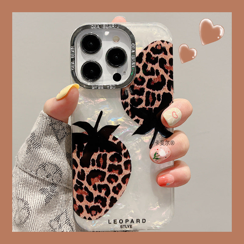 Accessories are suitable for Zhao Ruth's same leopard print strawberry bracelet, Apple 14promax mobile phone case, iphone13 new ins.