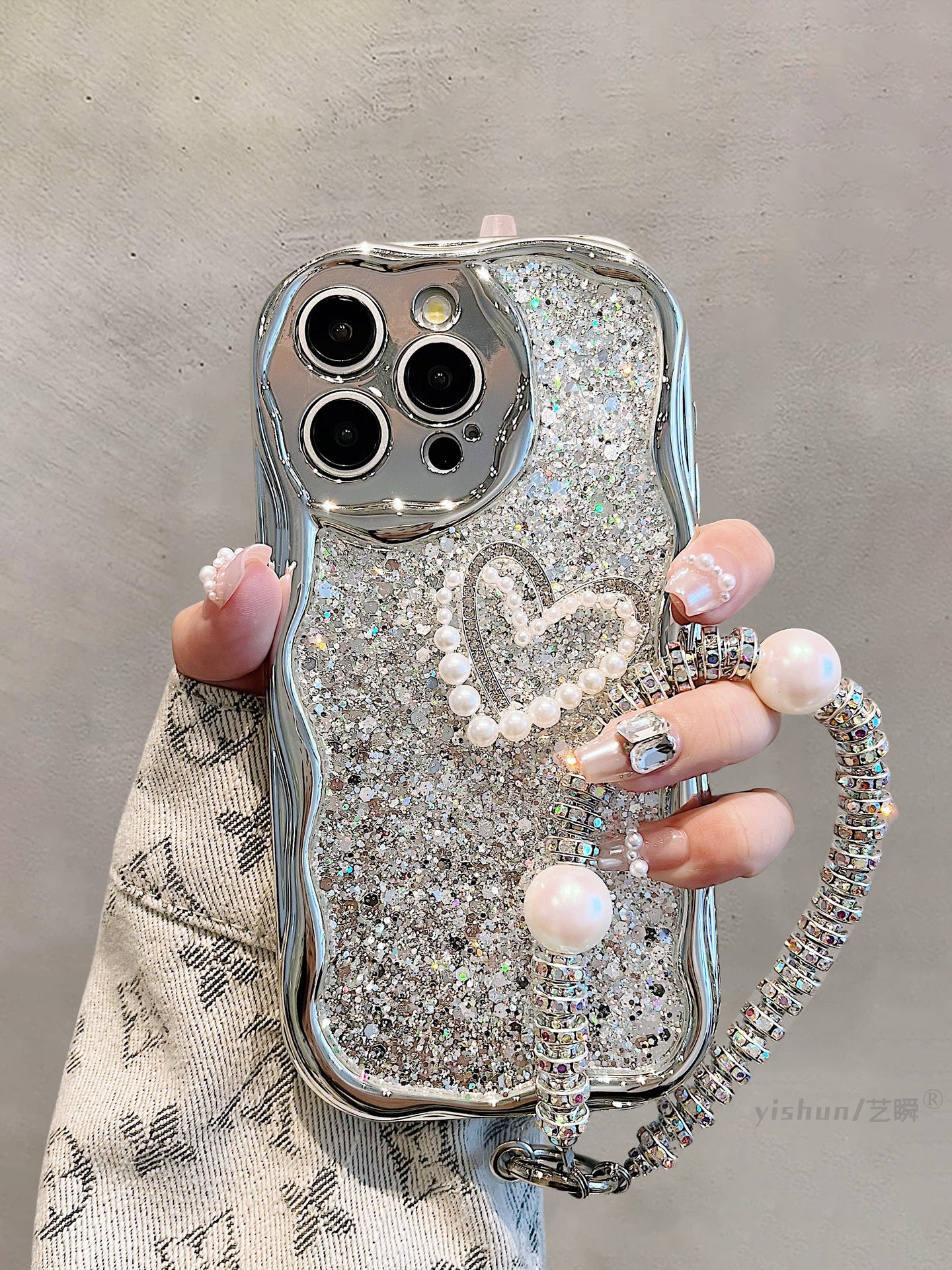 Accessories for Apple 15ProMax mobile phone case iPhone14 premium feeling covered with glitter sequins 12 light luxury pearl chain