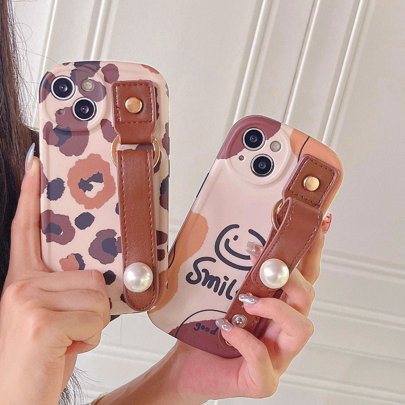 Accessories Apple 12iphone15/13/14promax anti-drop autumn and winter ins leopard print smiley face bowl with hand rope mobile phone case