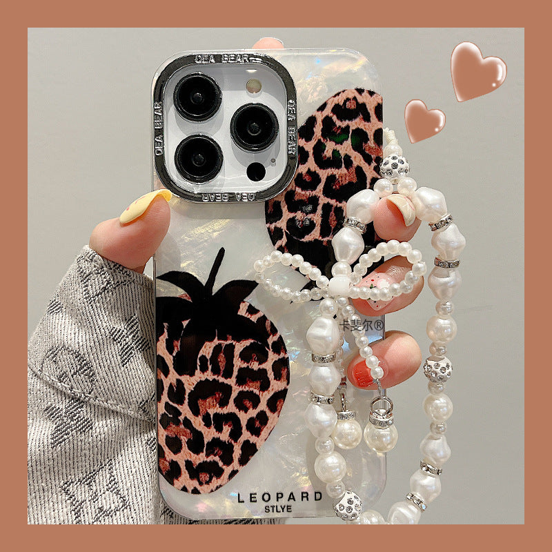 Accessories are suitable for Zhao Ruth's same leopard print strawberry bracelet, Apple 14promax mobile phone case, iphone13 new ins.