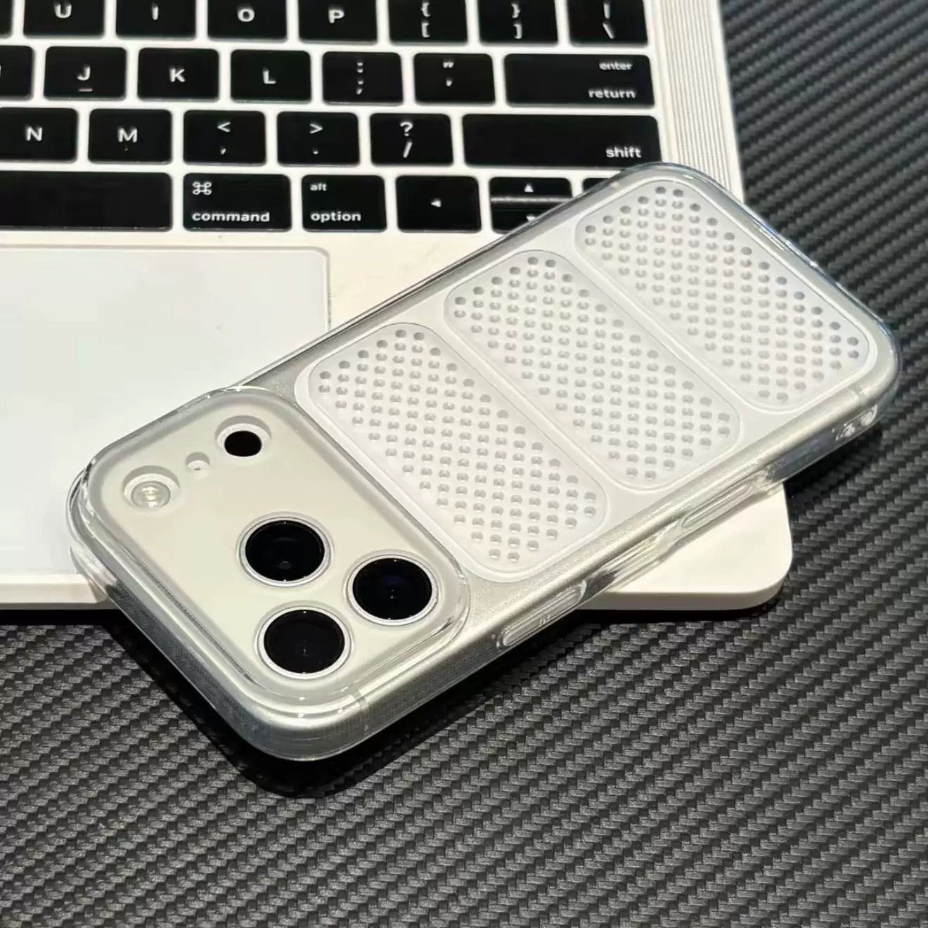 Honeycomb seconds become larger windows for iPhone 17promax seconds become 18pro same color mobile phone case iPhone16 ultra-thin soft case anti-drop 15pro ice through heat dissipation case Phone accessories