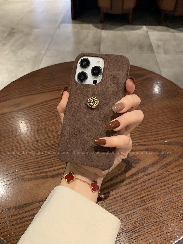 Accessories dark brown retro plush camellia for apple 15promax phone case 15 new iphone14pro