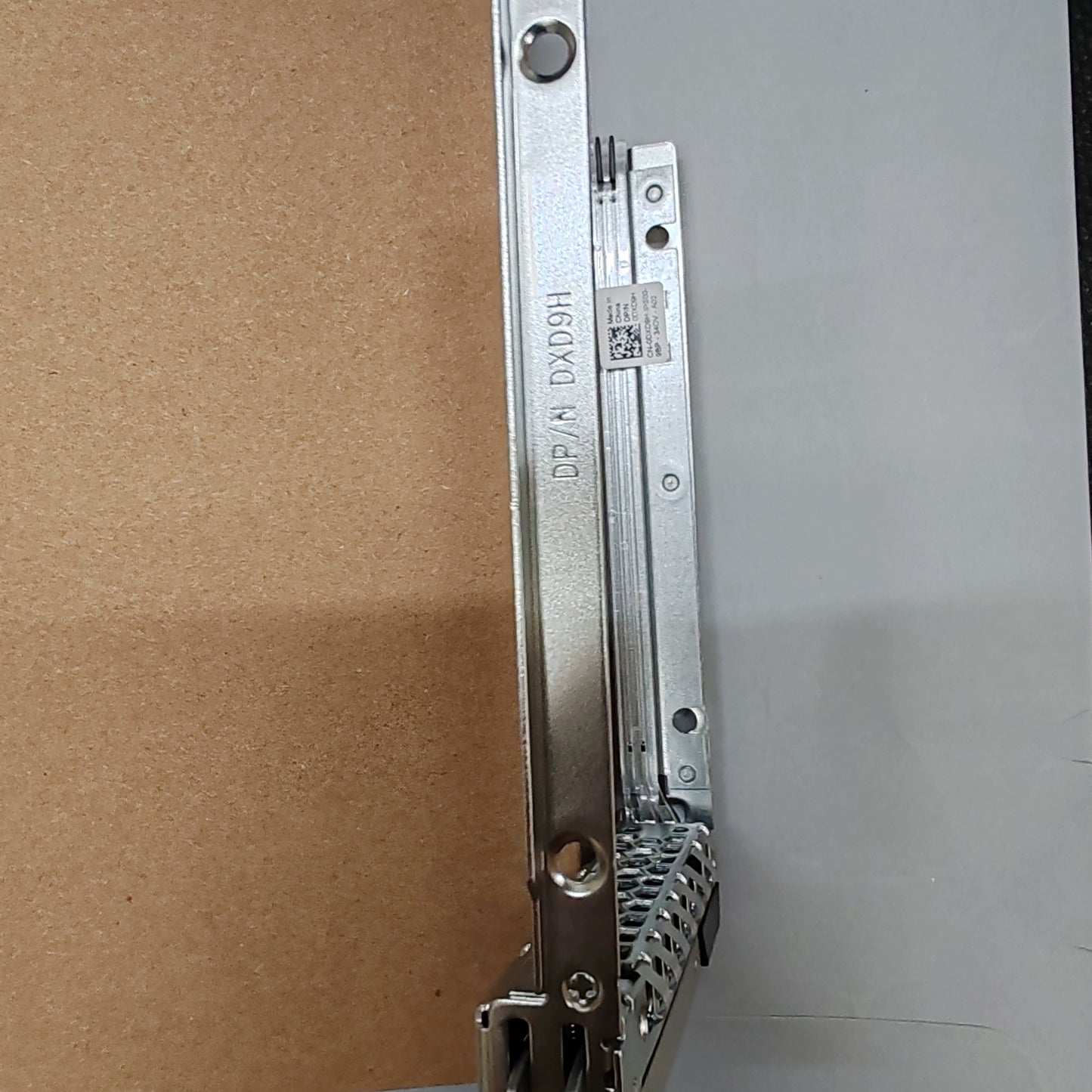 New Boxed DXD9H Dell 14th Generation 15th Generation 2.5 Inch Server Hard Disk Bracket Servicer