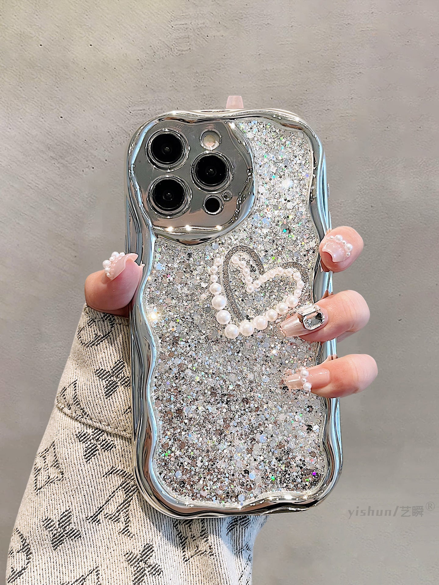 Accessories for Apple 15ProMax mobile phone case iPhone14 premium feeling covered with glitter sequins 12 light luxury pearl chain