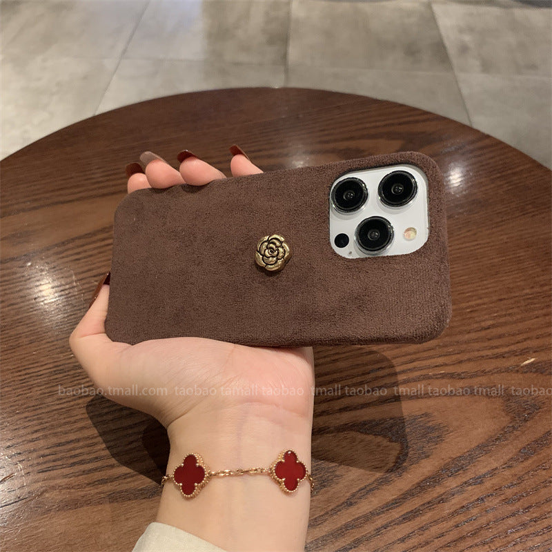 Accessories dark brown retro plush camellia for apple 15promax phone case 15 new iphone14pro