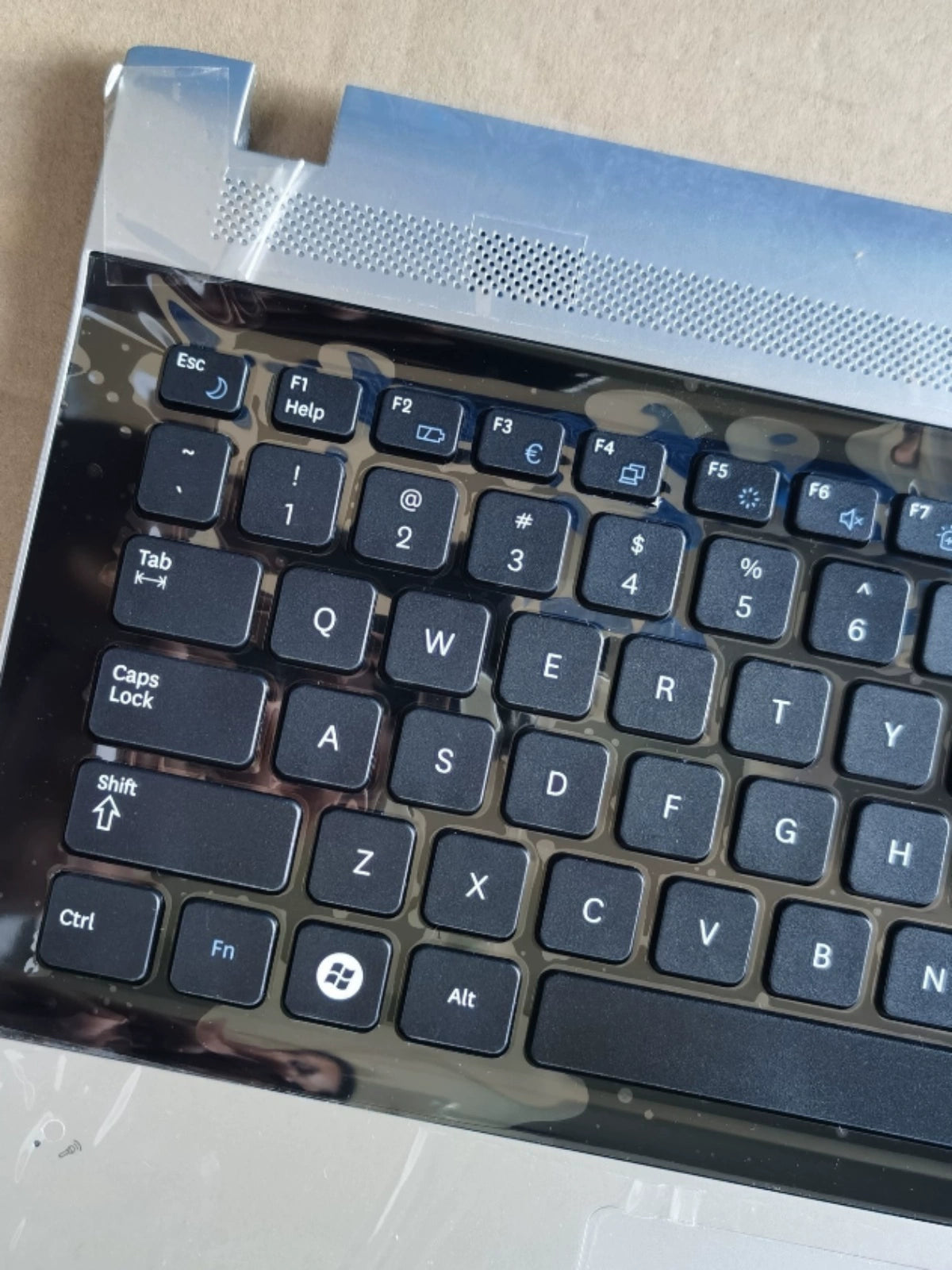 (Shipping fee not include)全新 Samsung 笔记本 RV509 RV511 RV515 RV520 原装 键盘 C壳 外壳