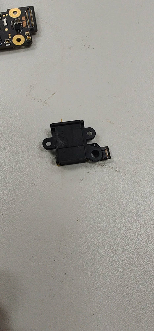 ASUS ZenFone 4 Pro ZS551KL headphone port, audio board