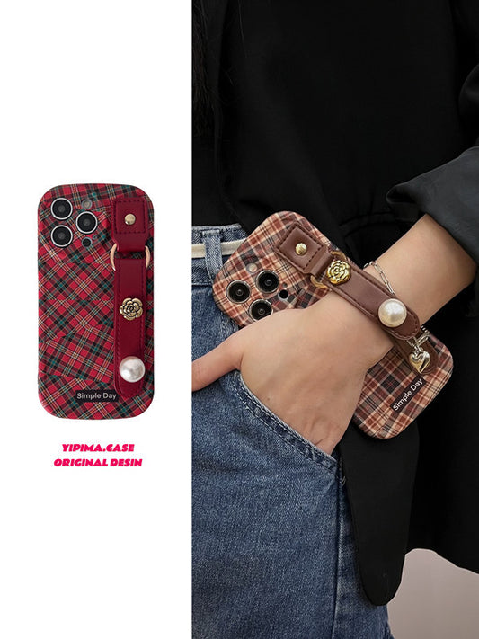 Accessories Plaid Pearl Wristband for iPhone15promax Apple 14 mobile phone case 11 new 12 all-inclusive 13 soft case