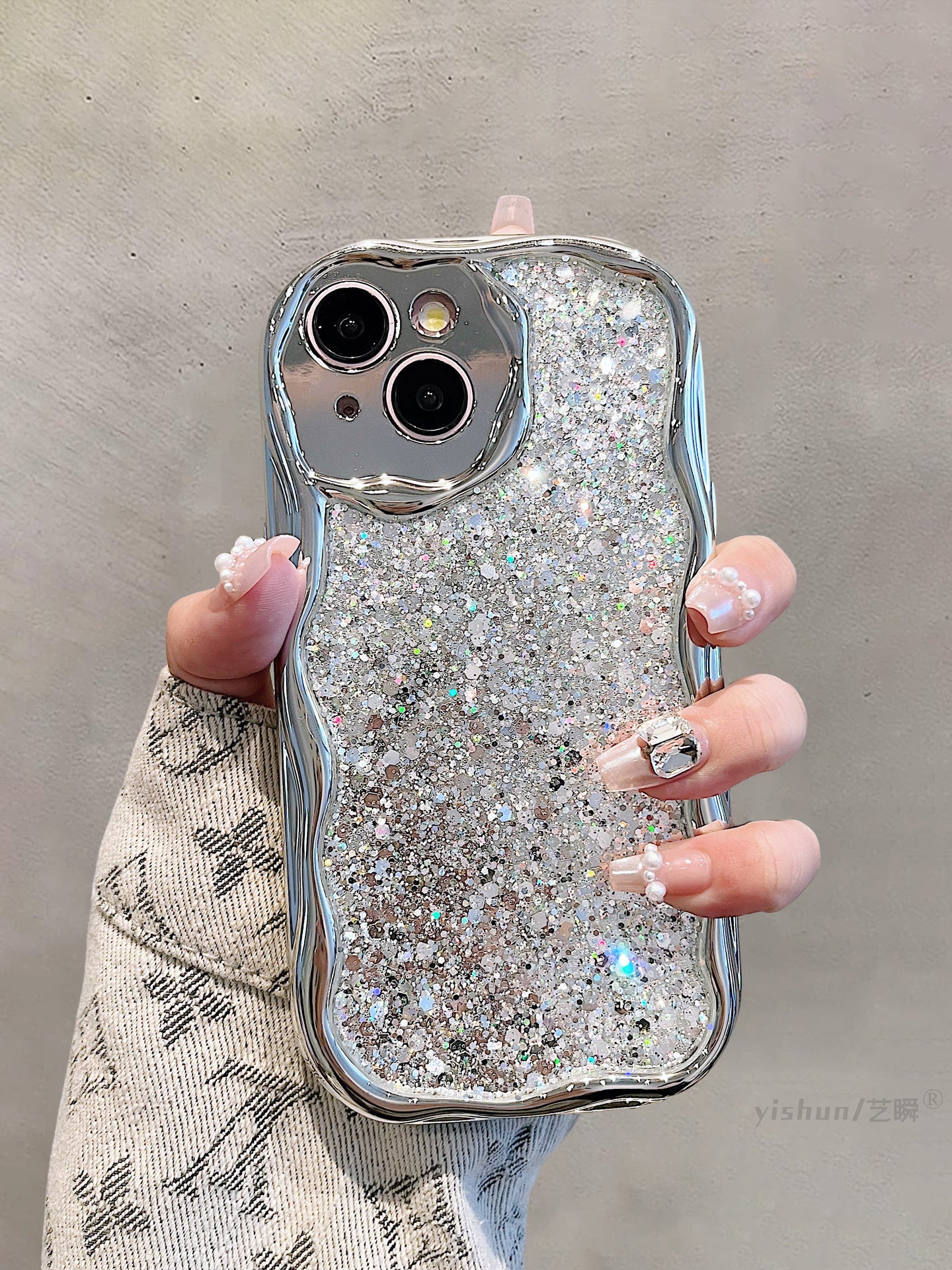 Accessories for Apple 15ProMax mobile phone case iPhone14 premium feeling covered with glitter sequins 12 light luxury pearl chain