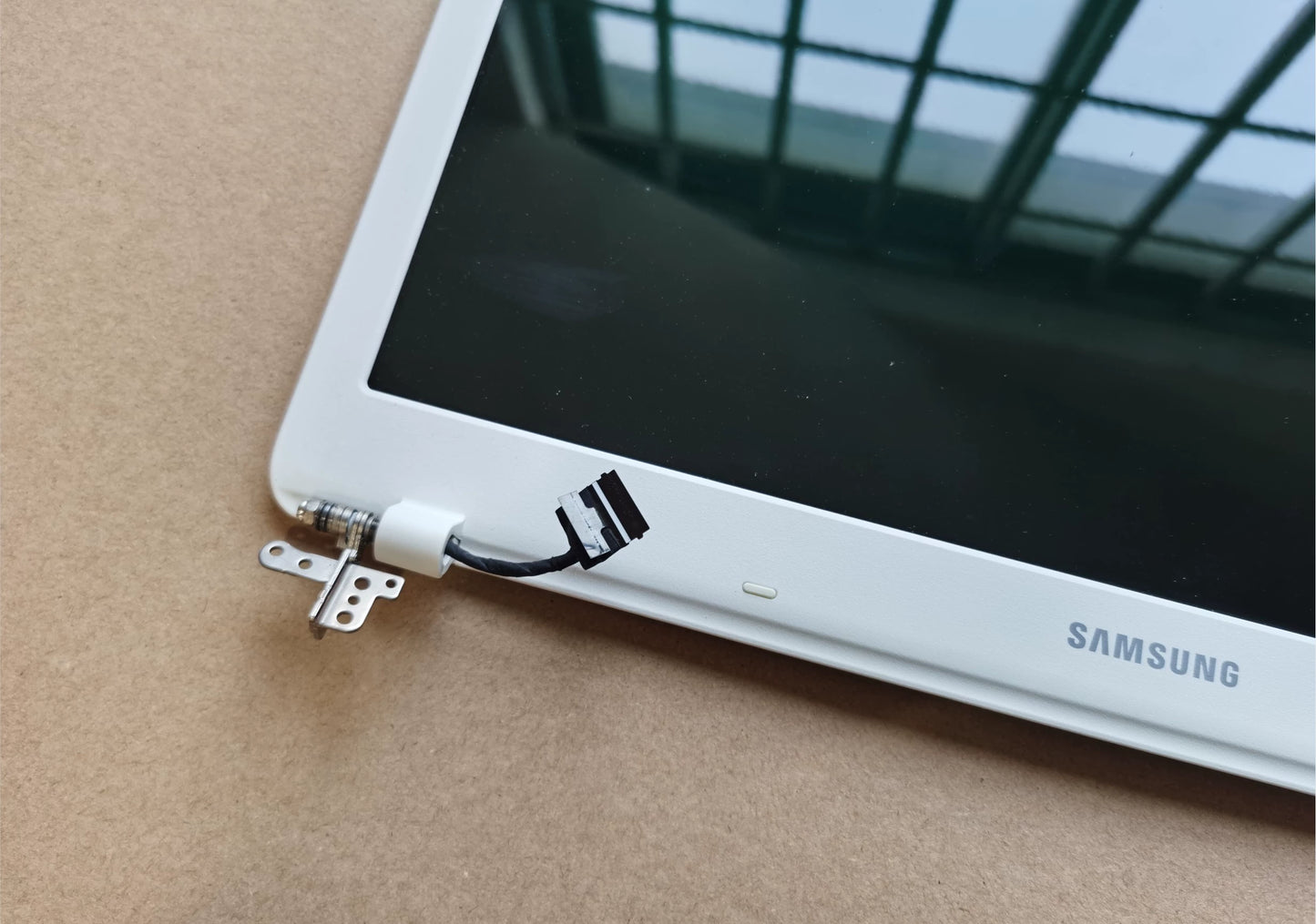 (Shipping fee not include)全新 Samsung 笔记本电脑 550R5M 500R5M 液晶屏 A B C D 外壳上半套