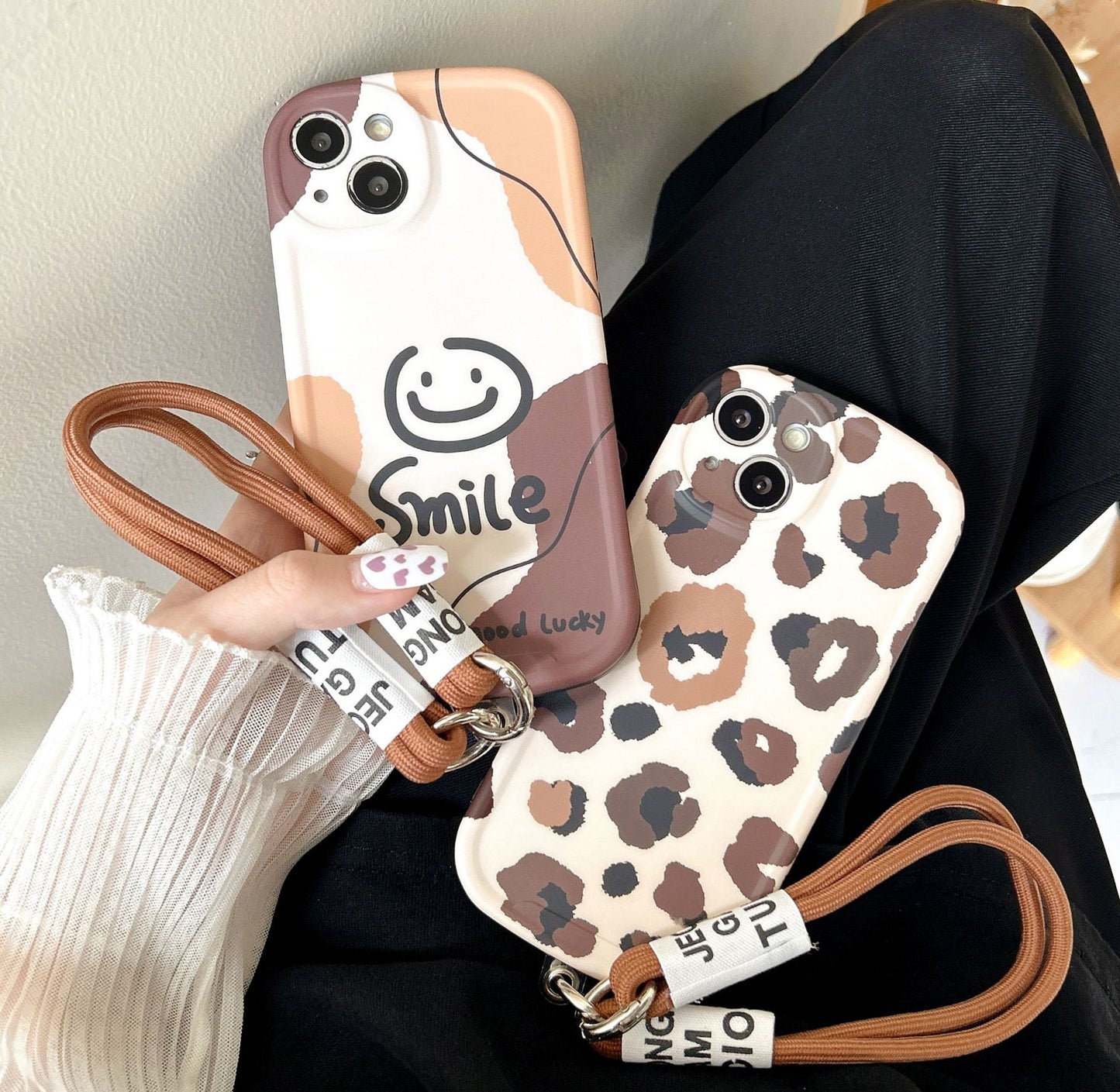 Accessories Apple 12iphone15/13/14promax anti-drop autumn and winter ins leopard print smiley face bowl with hand rope mobile phone case