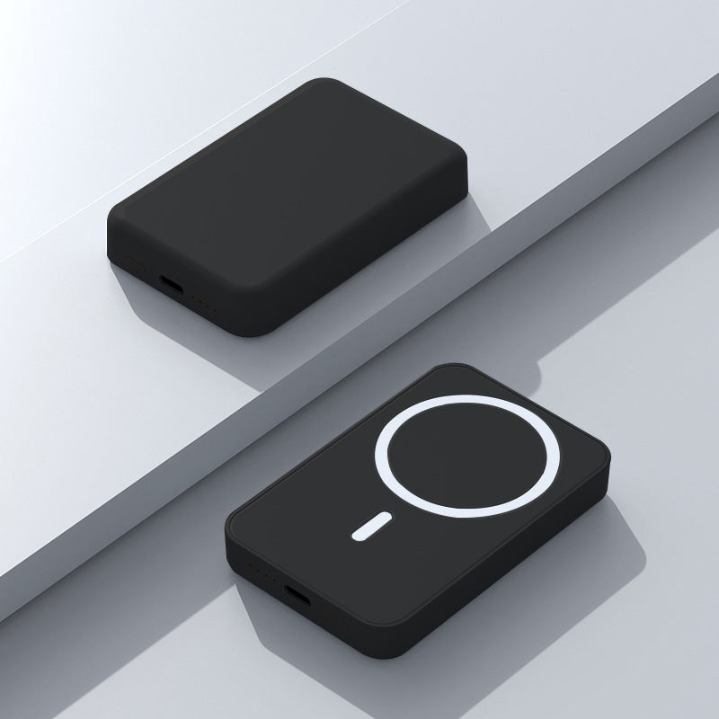 Magnetic wireless MagSafe power bank, large capacity, self-contained cable, fast charging mobile power supply.