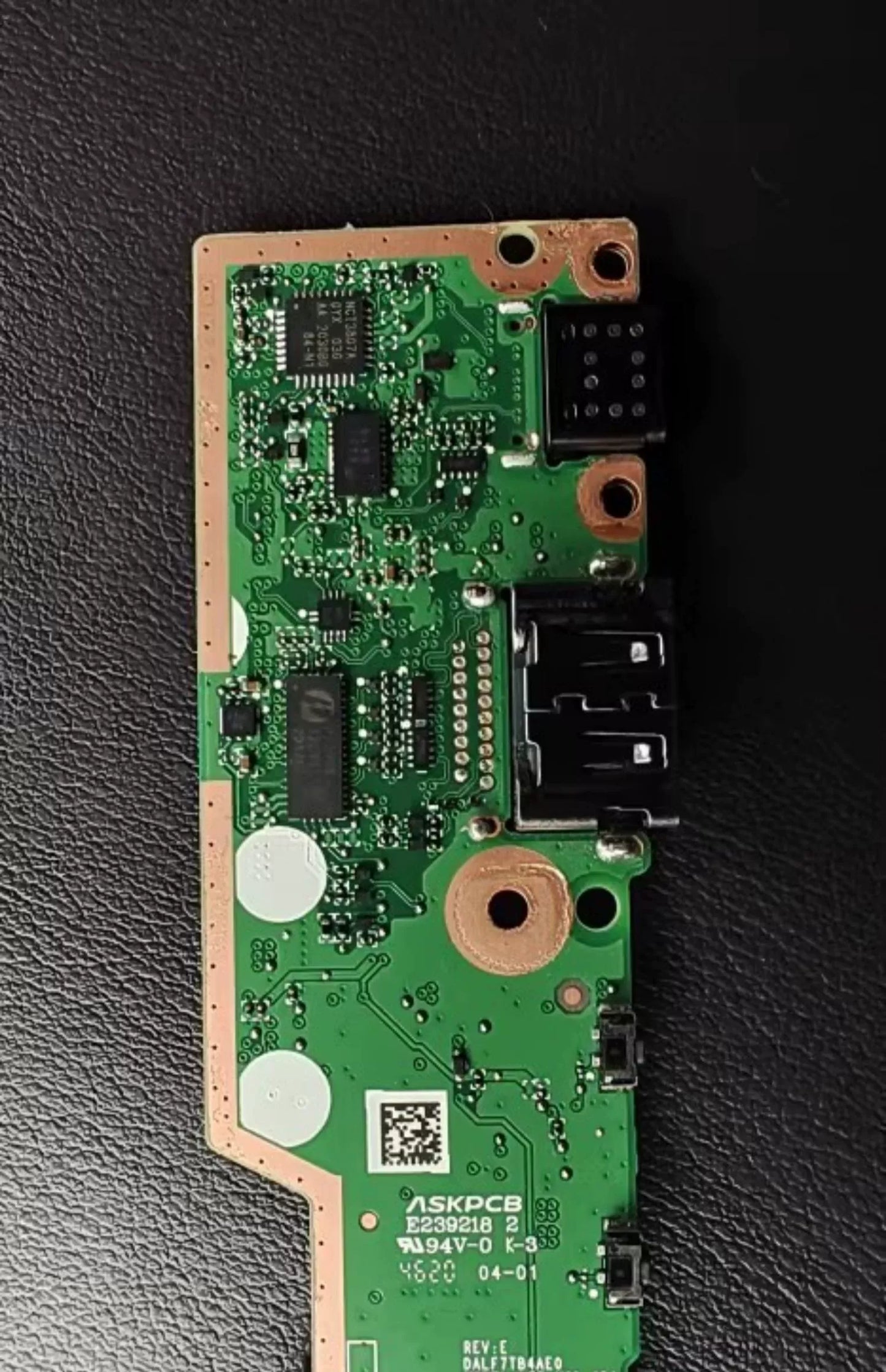 Lenovo C13 Yoga board HUB TAPYC HDMI 5C50Z44713 small board