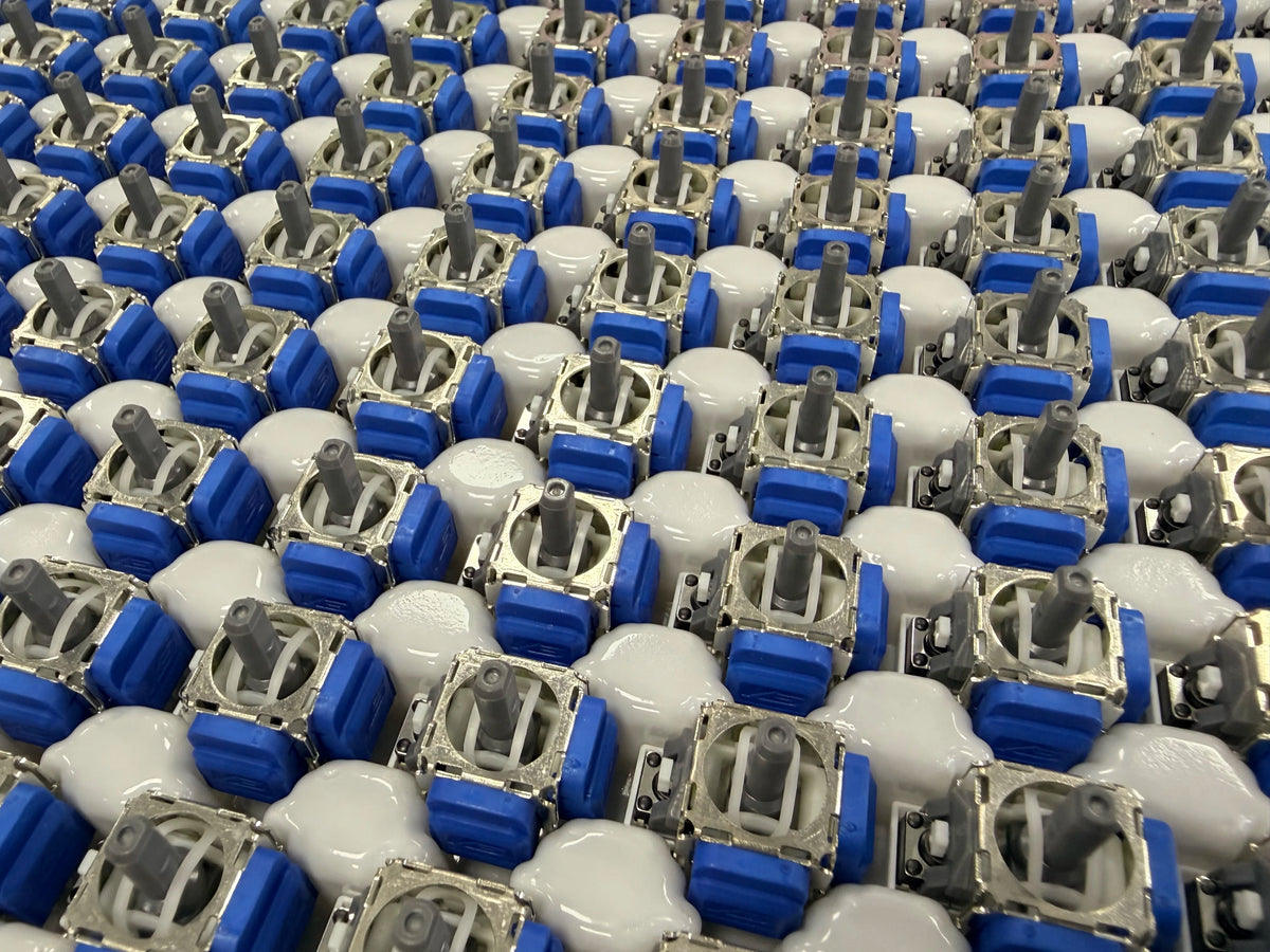 50/100PCS For PS5 Gamepad TMR Sensor Thumbstick K-Silver JS13 Pro+ TMR Electromagnetic Joystick 3D Analog Joystick Cap Cover Game console repair parts