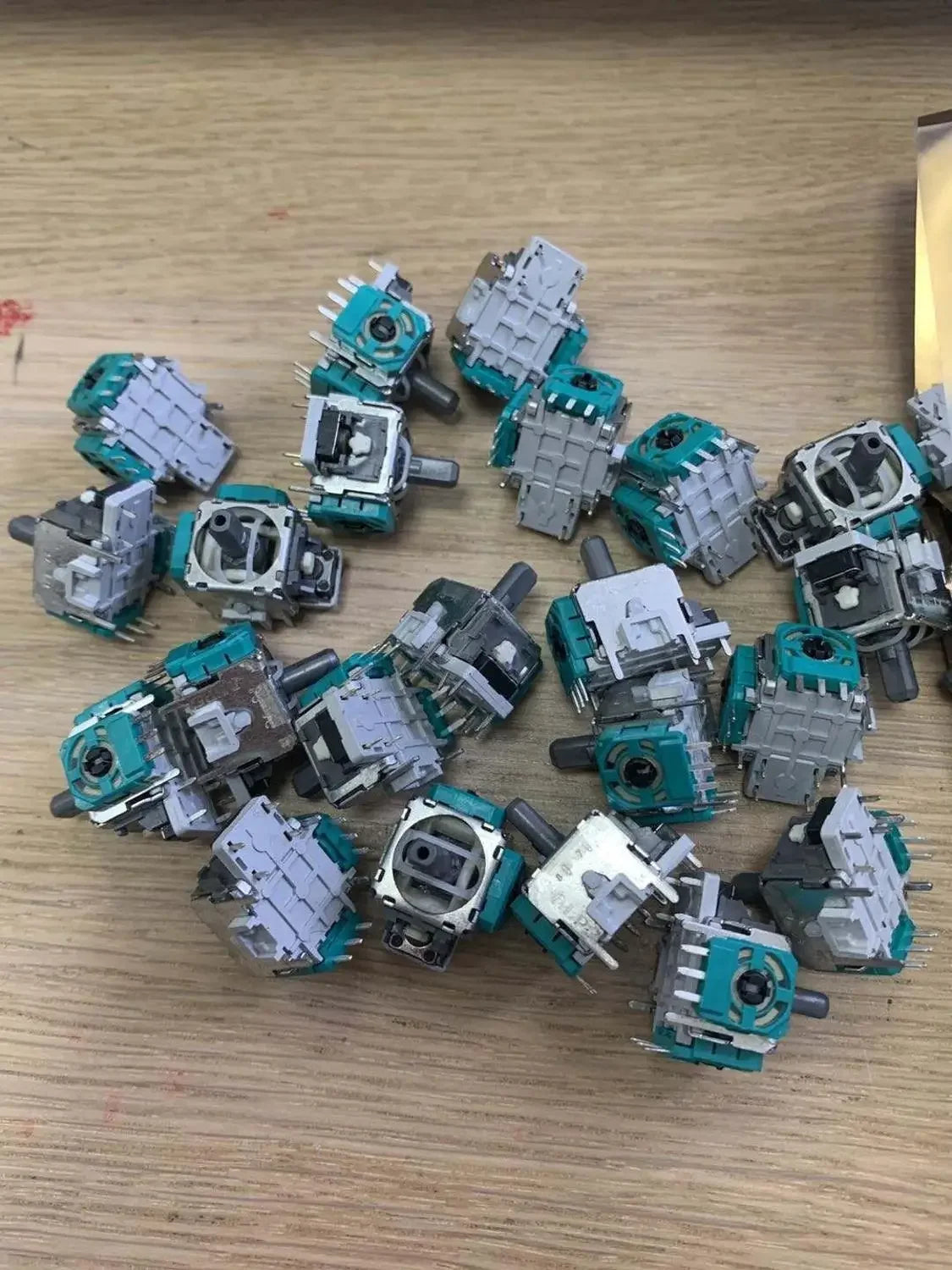 20PCS ALPS Original 3D Joystick Replacement for Xbox One Controller Repair Parts 3D Analog Stick for Xbox One S X Series S X  Game console repair parts