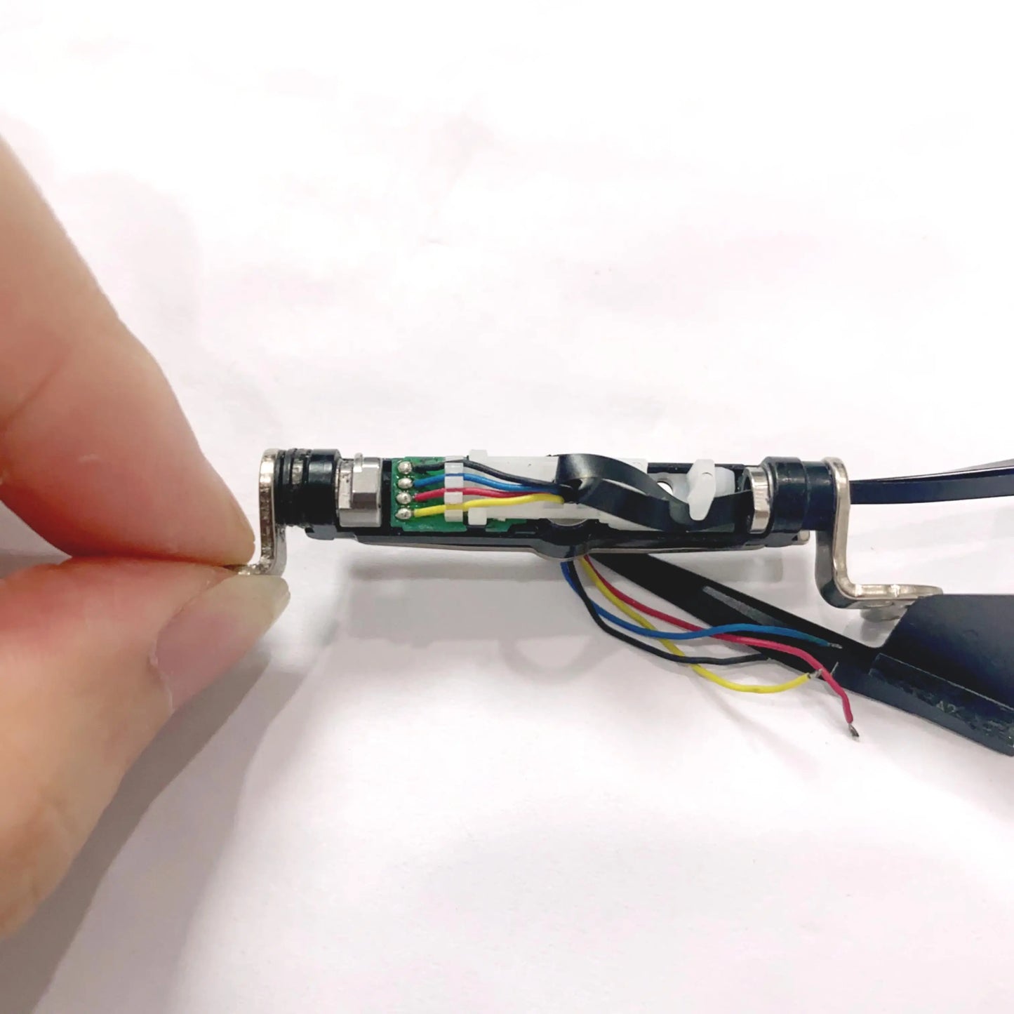 New for Nikon D5500 D5600 Screen LCD Hinge Axis Flex Cable SLR Camera Repair Accessories Digital Camera repair parts