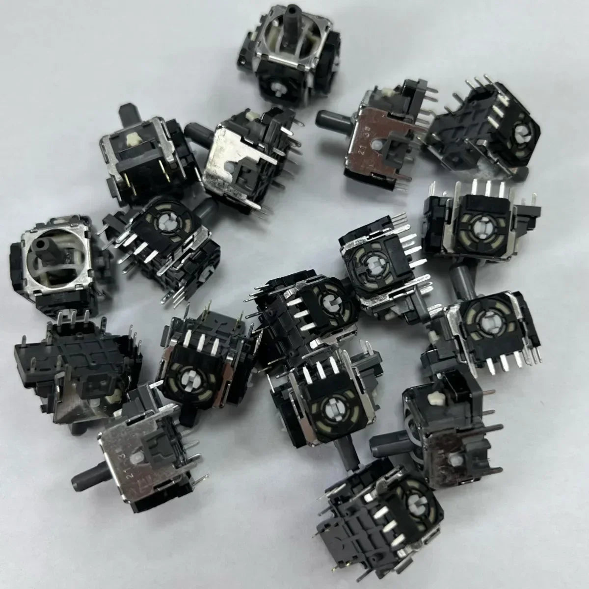 100pcs/lot ALPS Original 3D Joystick for Xboxone Controller Repair Parts 3D Analog Stick for Ps4 Game Pad for Ps5 Dualsense Game console repair parts