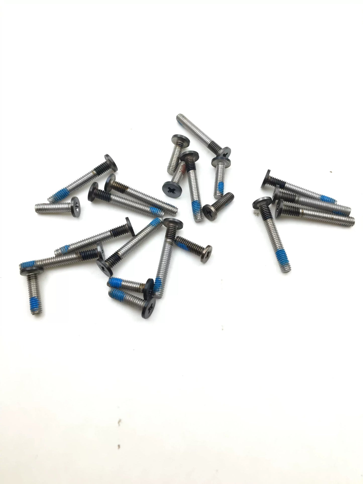 Dell Alienware M13X 15 R1 17 R2 R3 screws, housing screws