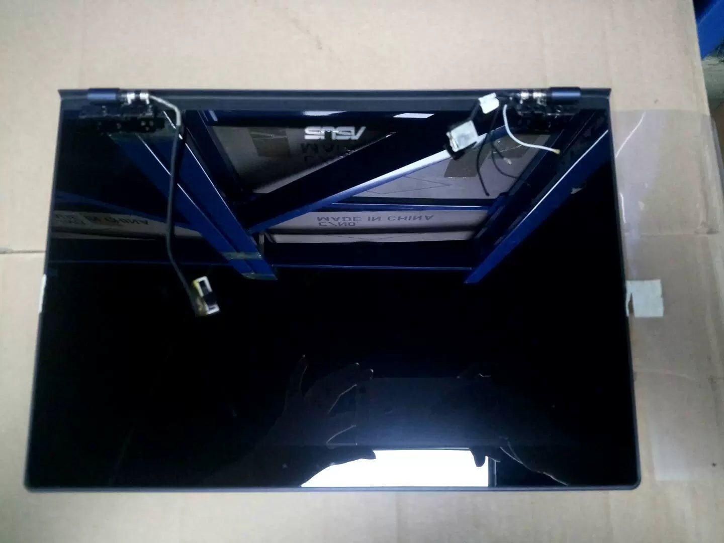 The new ASUS UX301 UX302 upper half set of LCD screen, the upper half of the royal blue